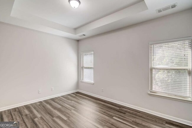 Building Photo - 544 Oakside Pl