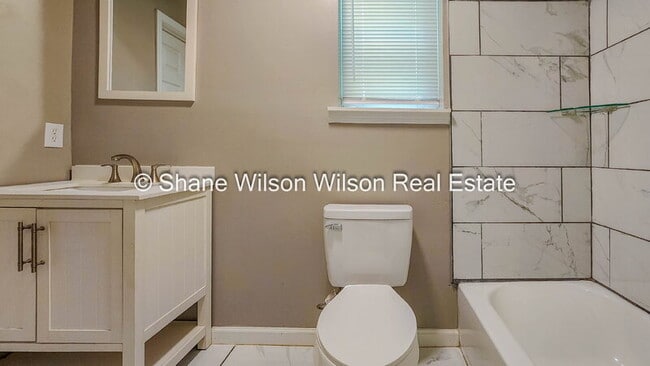 Building Photo - 7609 Holiday Hills Dr