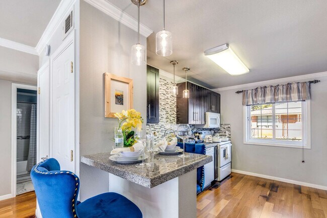 Building Photo - 220 Mitchell St