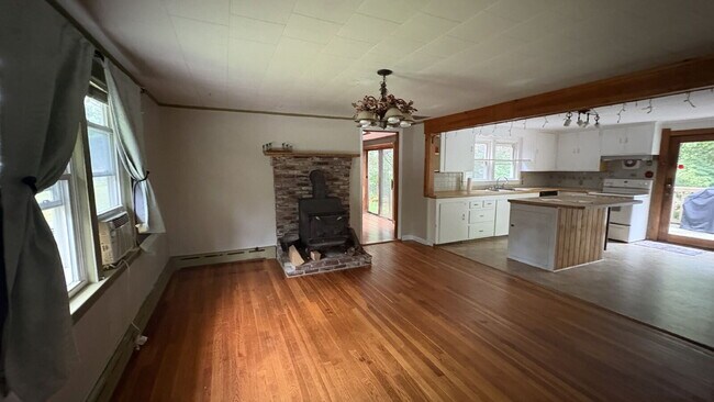 Building Photo - Spacious 4BR Single-Family Home with Fire Pit, Chicken Coop & 2-Car Garage!