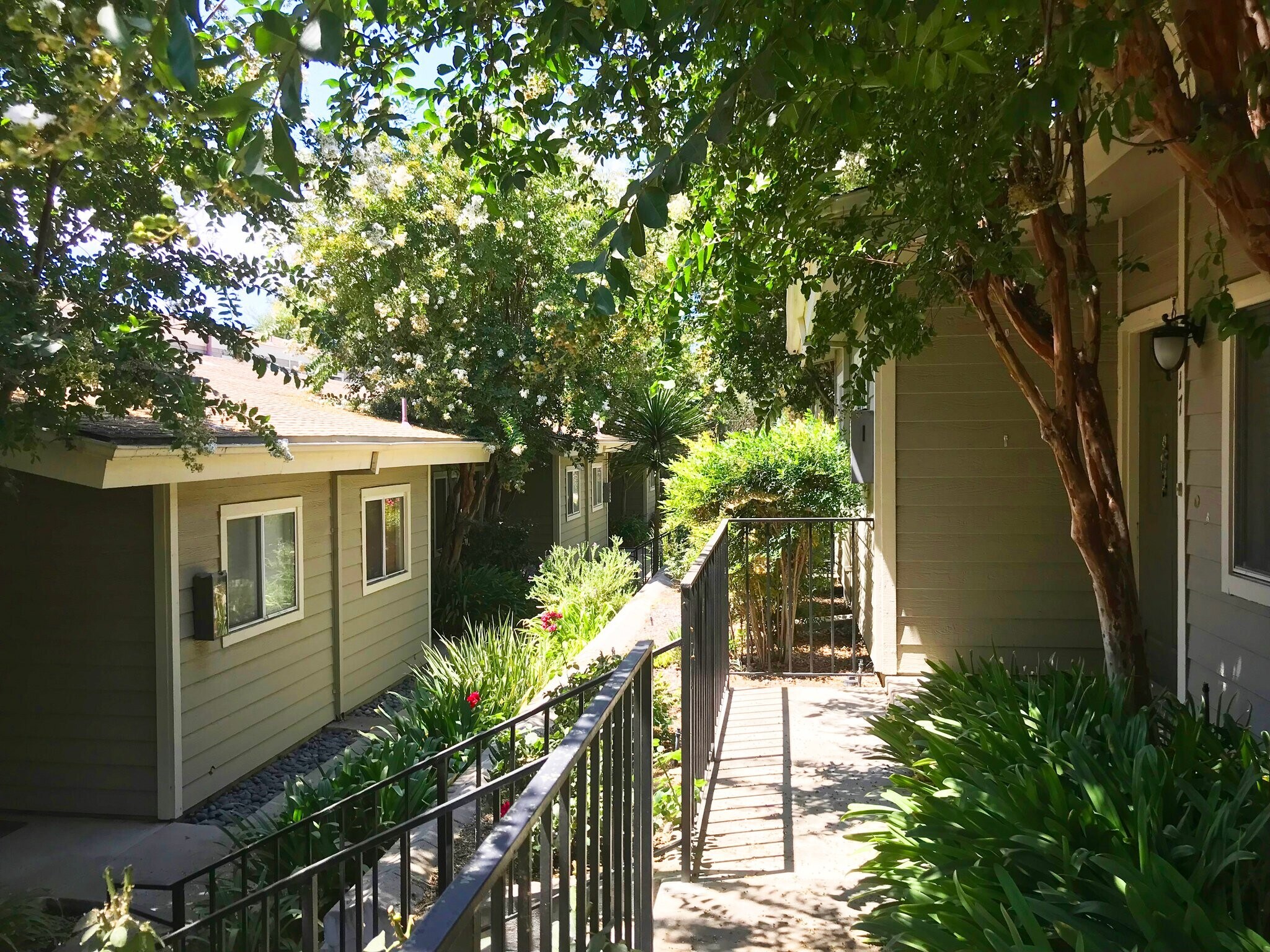 Building Photo - 11377 Osborne Pl