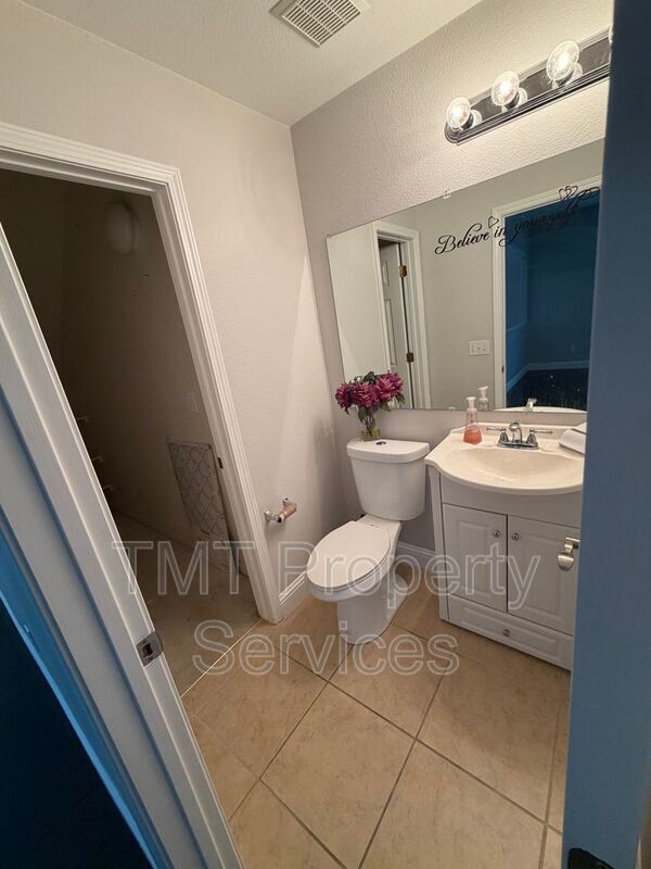 Building Photo - 70 Jade Tree Cir