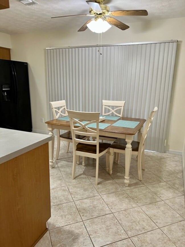 Building Photo - Beautiful Waterfront 2/2 Furnished Home Available April 2024