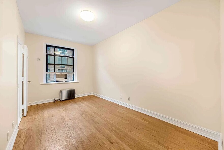 Building Photo - 107 E 63rd St