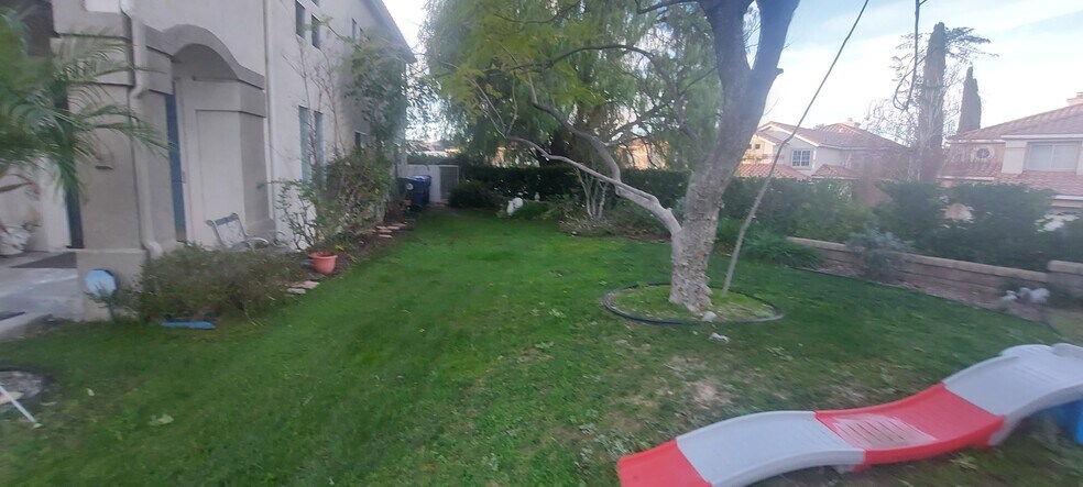 Building Photo - 25919 San Clemente Dr