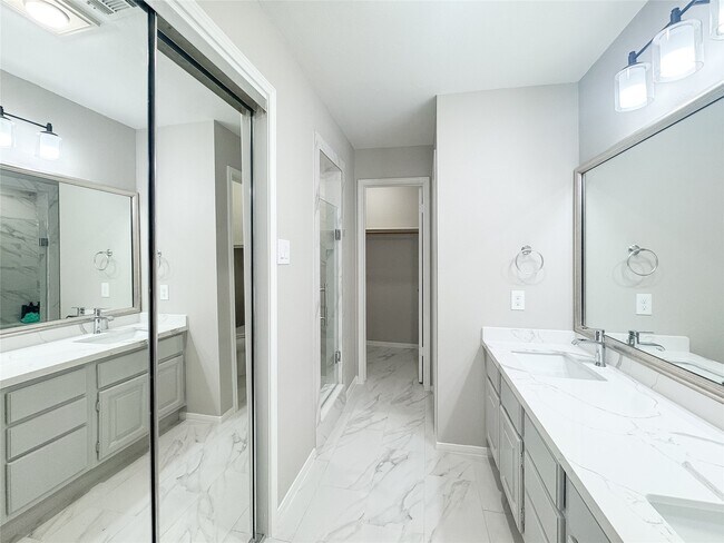 Building Photo - 112 Cove Point