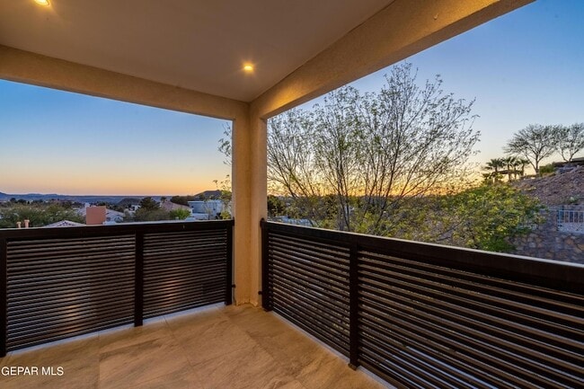 Building Photo - 1029 Calle Parque Dr