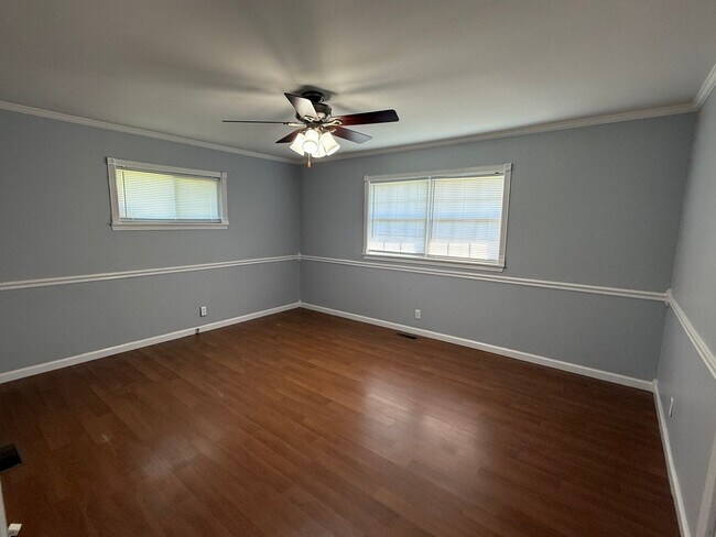 Building Photo - Charming 3 Bedroom, 2 Bath Home with Large Attached Shop in South Dalton