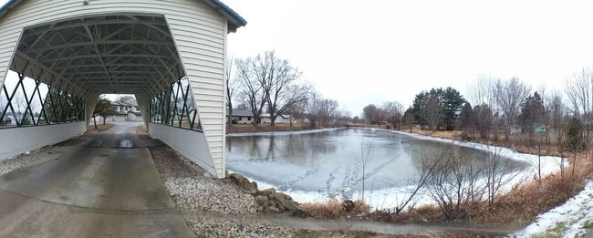 Building Photo - Lakeview Homes