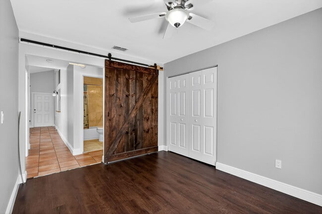 Building Photo - 5431 Courtney Cir
