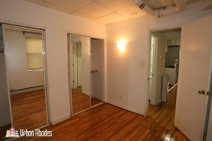 Building Photo - 5517 N Kenmore Ave