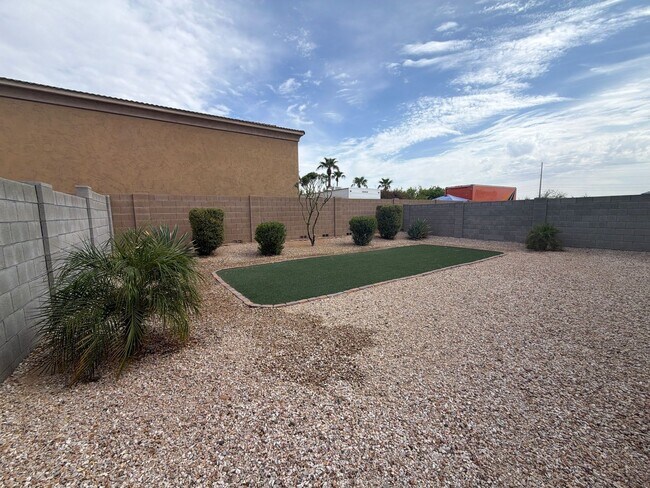 Building Photo - 17072 W Alice Ave