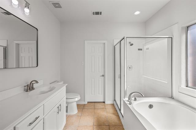Building Photo - 3032 Thicket Bend Ct