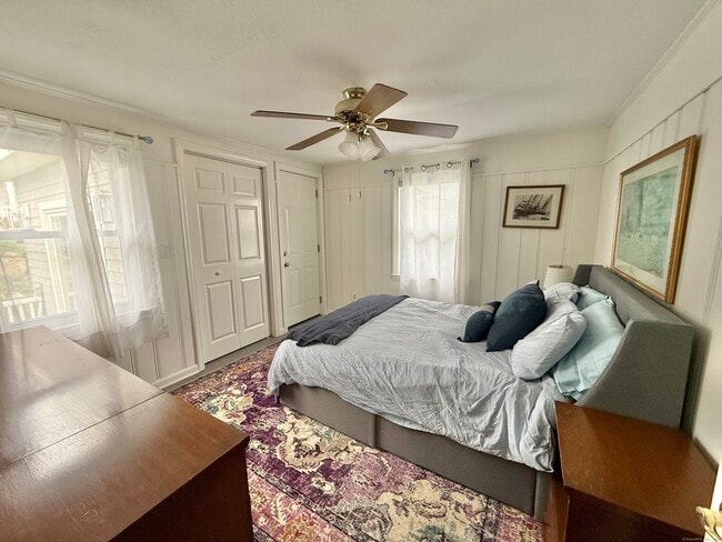 Building Photo - 18 Bay St