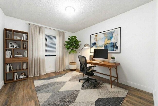 Building Photo - 111 Lobelia Rd