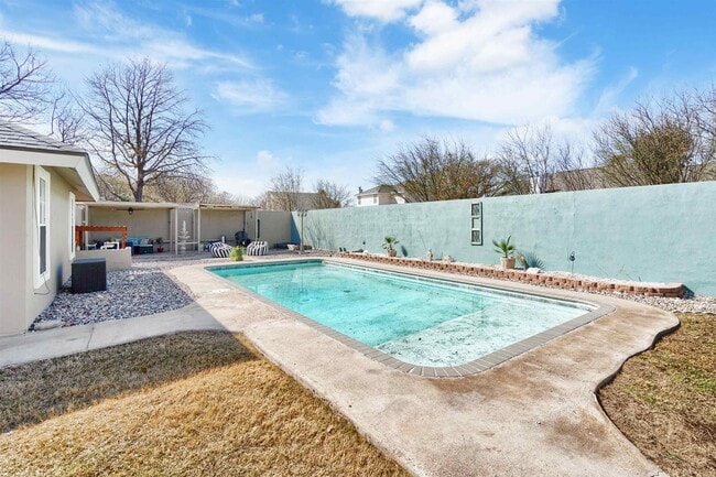 Building Photo - 308 Boulder Ridge Dr
