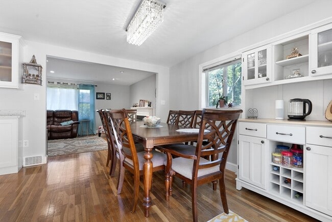 Building Photo - 440 S Main St