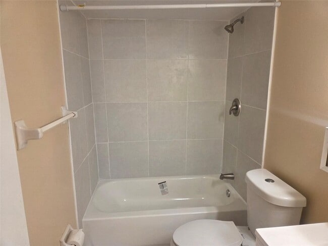 Building Photo - 3351 NW 85th Ave