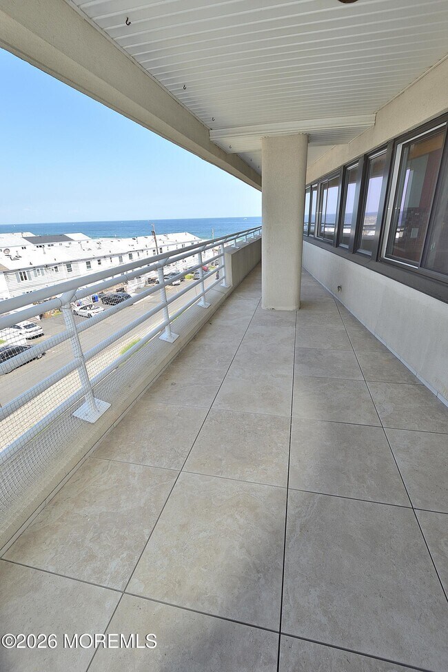 Building Photo - 525 Ocean Blvd