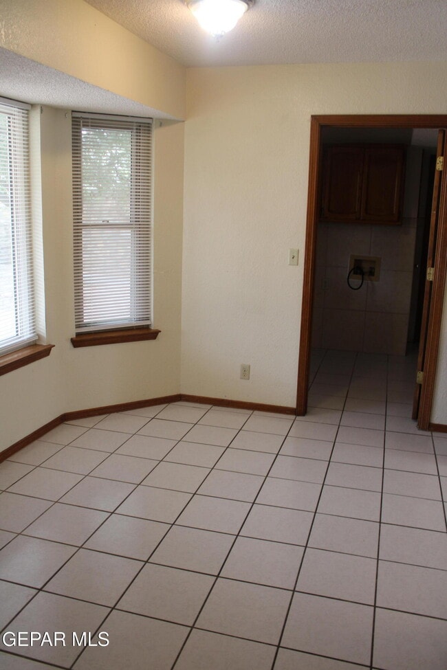 Building Photo - 11550 James Grant Dr