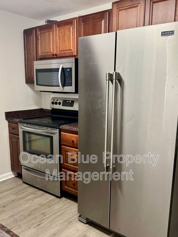 Building Photo - 12213 Armenia Gables Cir