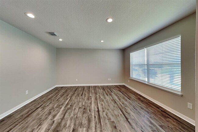 Building Photo - 7826 Spring Fern Ln