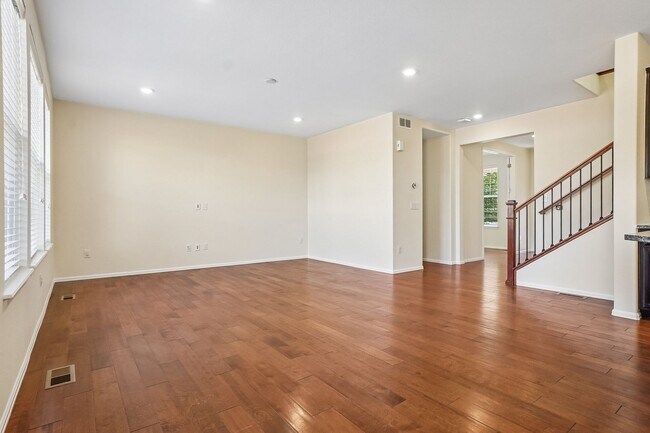 Building Photo - Luxurious Living: 2,367 Sq Ft Home with 4 Baths in Prime Location