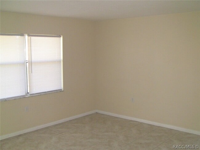 Building Photo - 198 W Valerian Pl