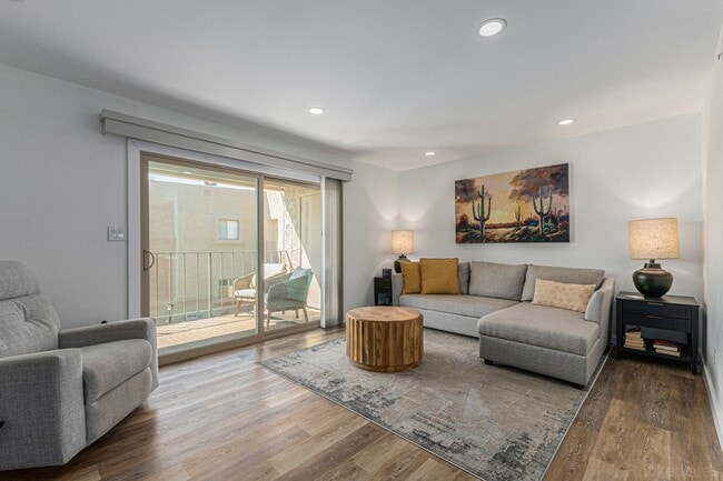 Building Photo - 7430 E Chaparral Rd