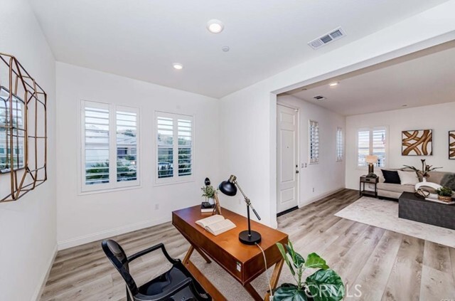 Building Photo - 20886 Mountain Gate Dr