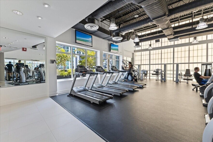 Building Photo - 1250 S Miami Ave