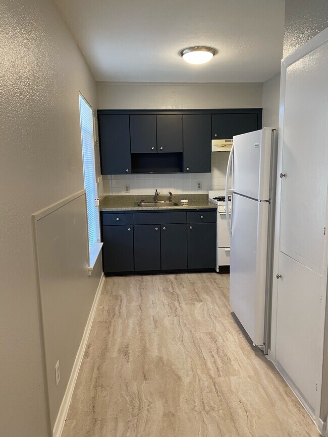 Building Photo - 3701 Southmoor Ln