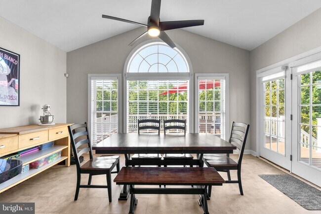 Building Photo - 4012 Belgrave Cir
