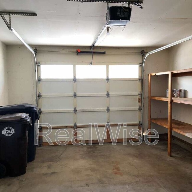 Building Photo - 2960 SW 23rd St