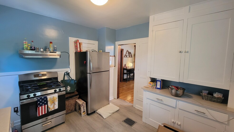 kitchen facing dining area - 1019 Widdicomb Ave NW
