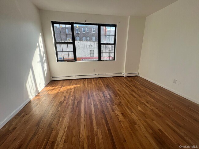 Building Photo - 99 Elm St
