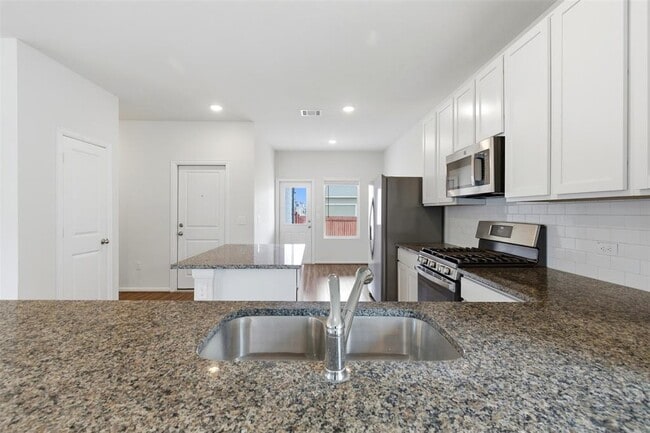 Building Photo - 141 Everglades Dr