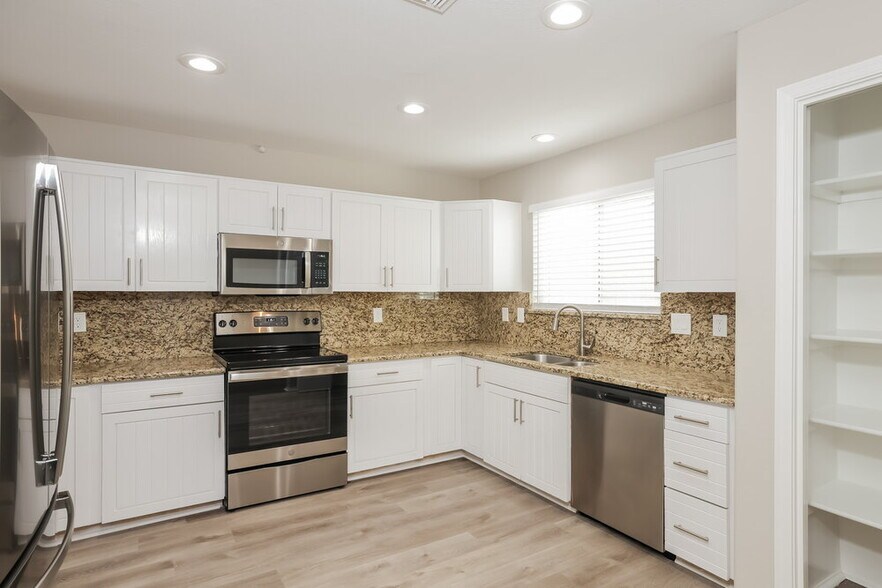 Building Photo - 11770 N 112th St