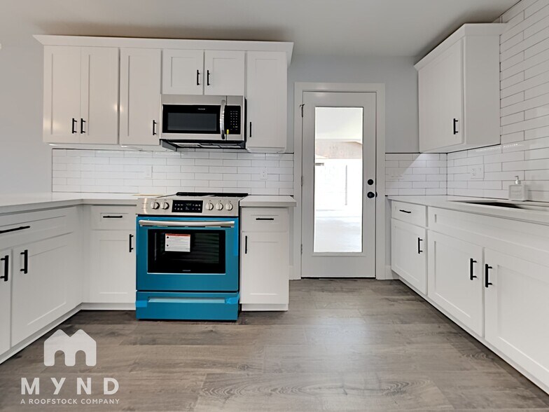 Building Photo - 2528 E Hermosa Dr