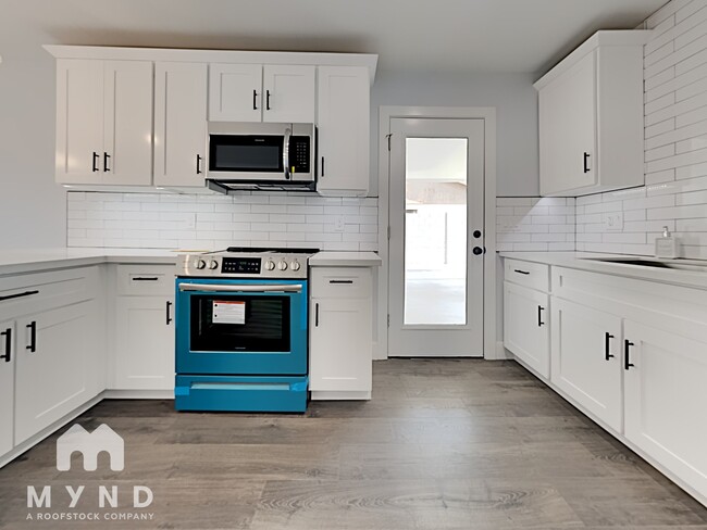 Building Photo - 2528 E Hermosa Dr