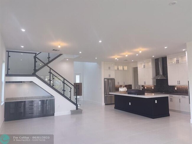 Building Photo - 12526 Solana Bay Cir
