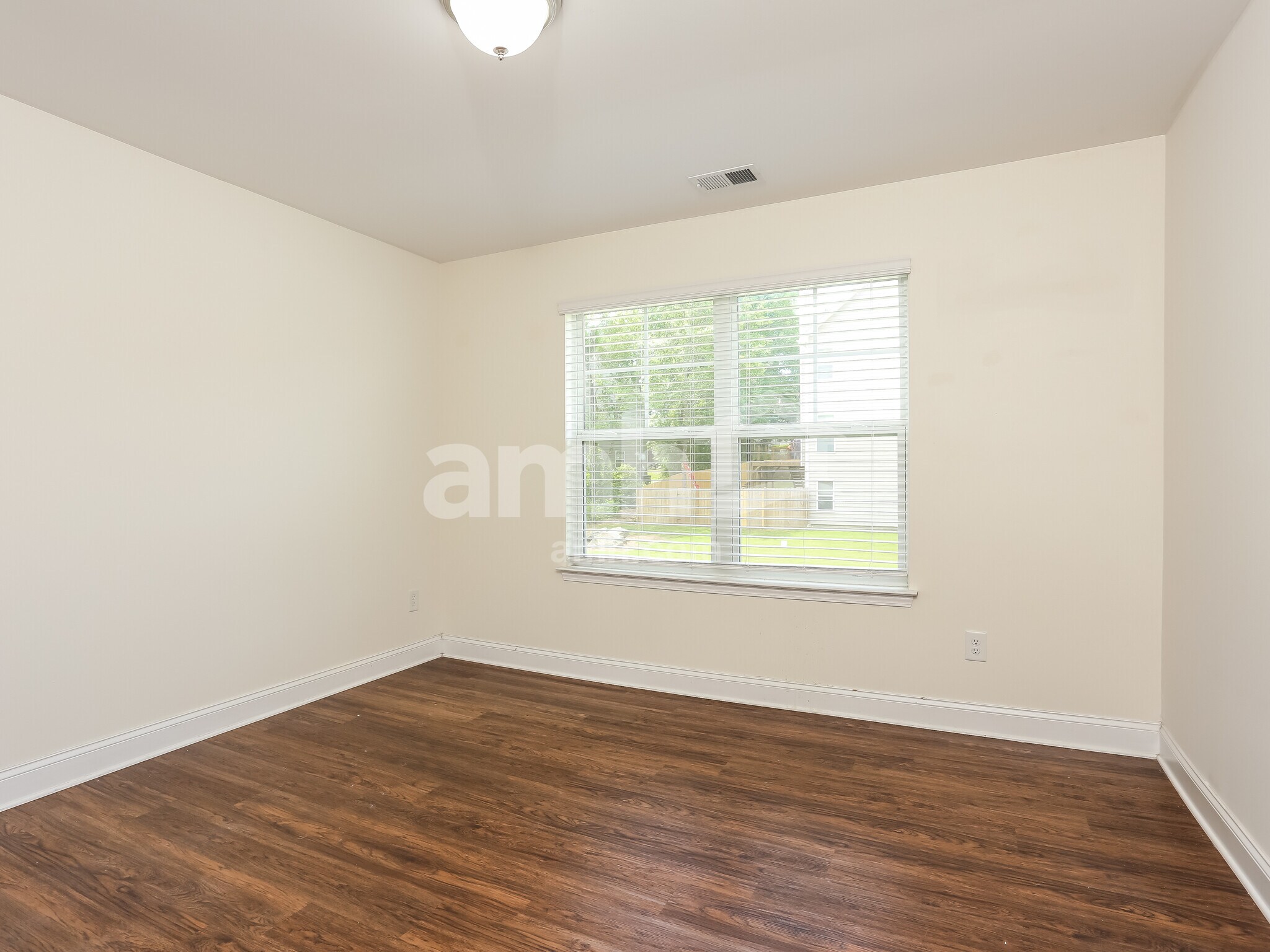 Building Photo - 422 Oscar Way