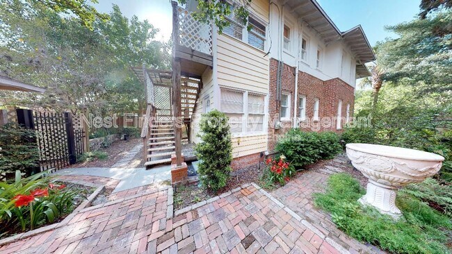 Building Photo - 2044 Forbes St