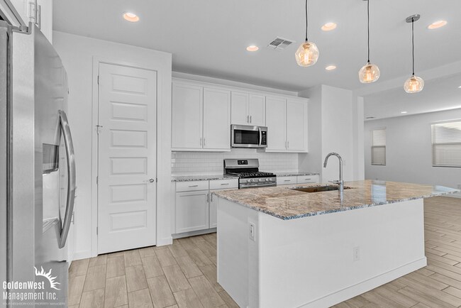 Building Photo - Beautiful 3Bdm 2Ba Home with Modern Upgrad...