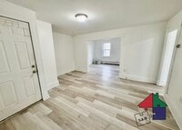 Building Photo - 94 Malletts Bay Ave