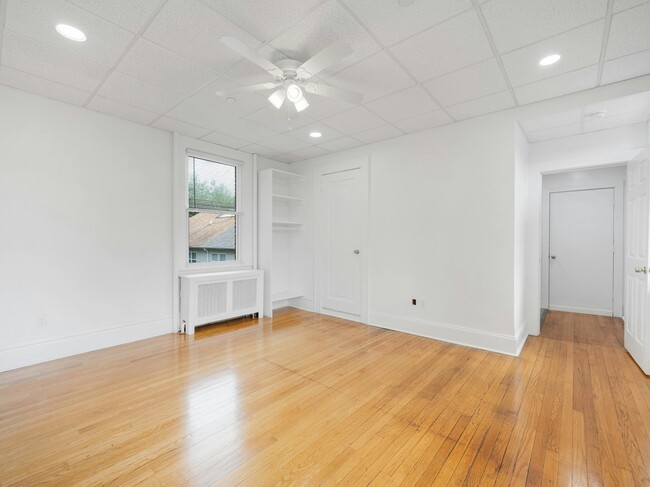 Building Photo - 12 Lincoln Pl