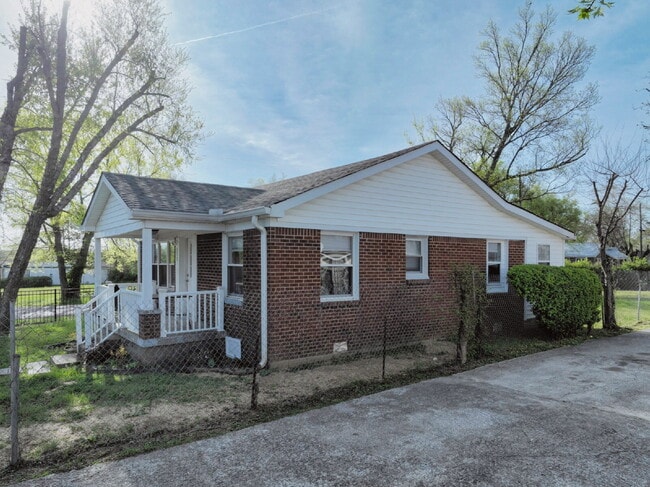 Building Photo - Updated 2BR/2BA Home | Rare Second Bath, Efficient Layout
