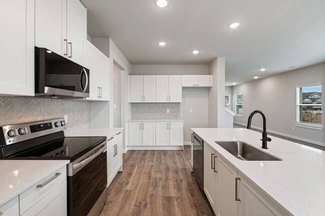 Building Photo - AVAILABLE NOW! 3 BEDROOM TRIPLEX LOT LOCATED ON 1-ACRE LOT IN MIDLOTHIAN, TX!