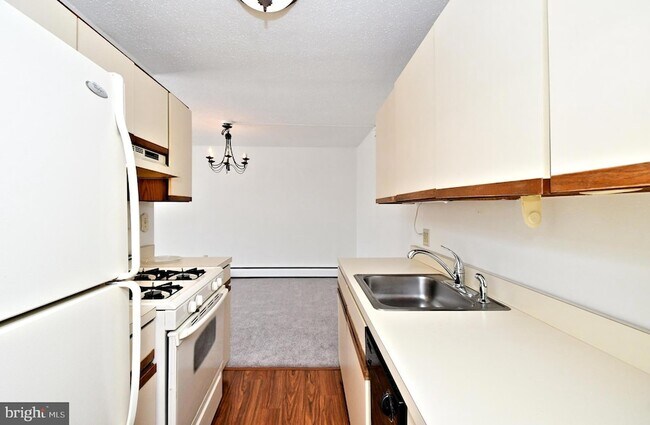 Building Photo - 120 N Bethlehem Pike