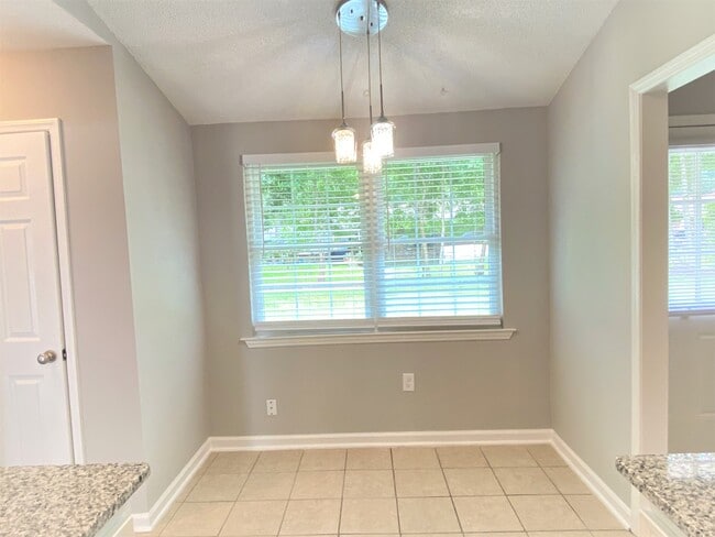 Building Photo - 25 Davidson Ave